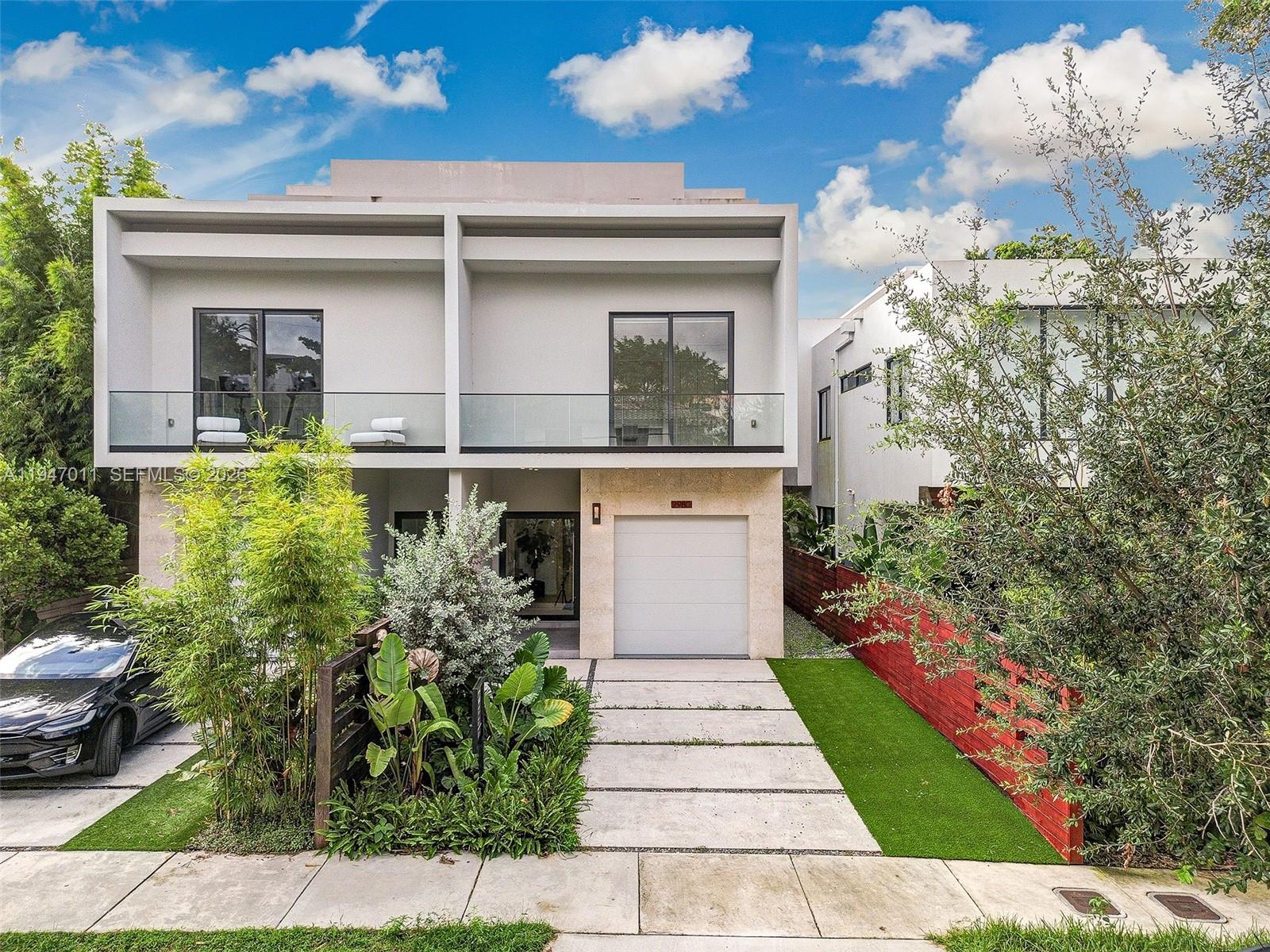 PALM TERRACE - Residential