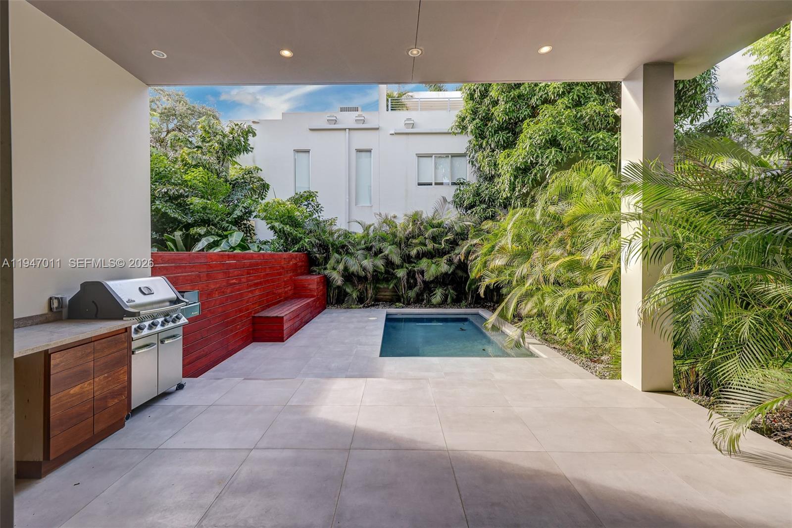 PALM TERRACE - Residential