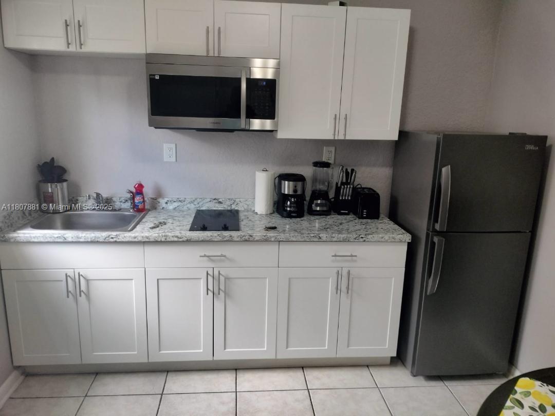 3161 Nw 4th St A, Lauderhill, Miami-Dade County, Florida - 1 Bedrooms  
1 Bathrooms - 