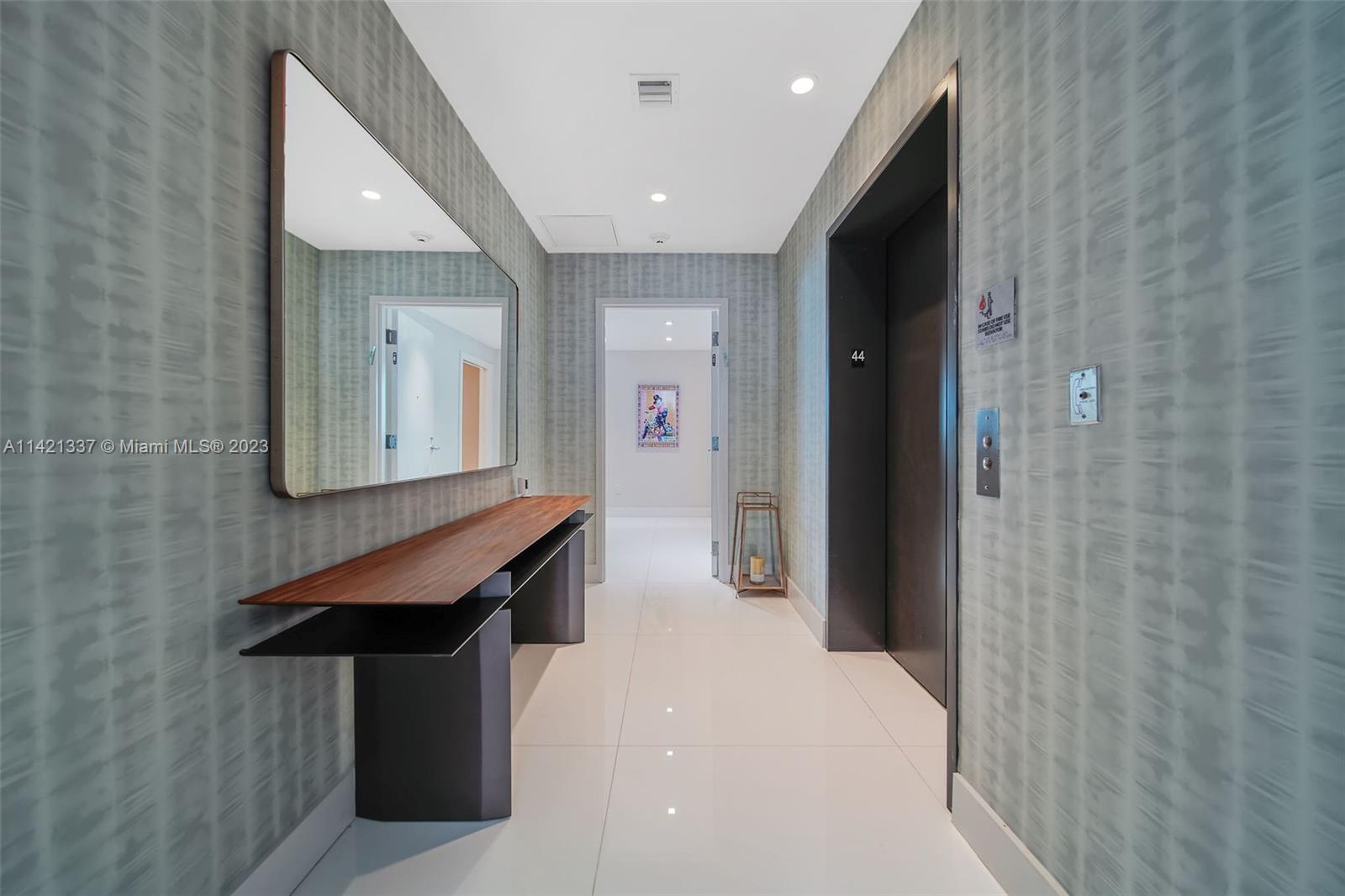 BISCAYNE BEACH CONDO - Residential