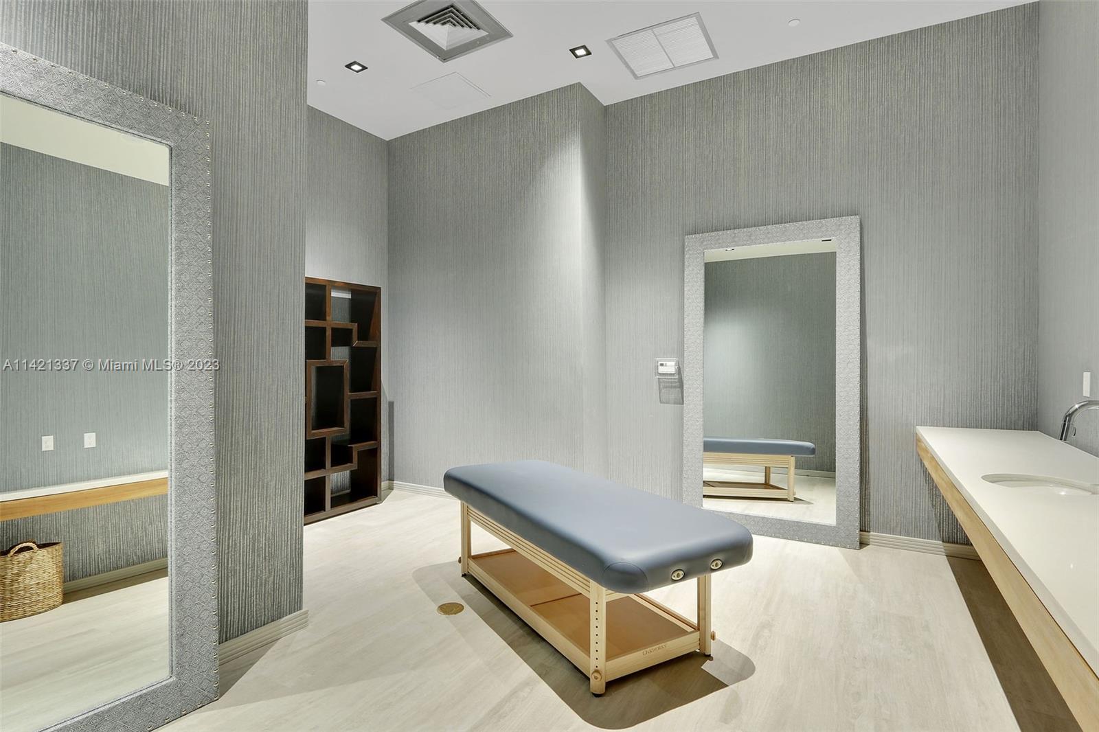 BISCAYNE BEACH CONDO - Residential