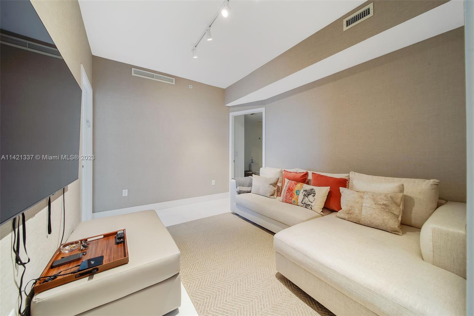 BISCAYNE BEACH CONDO - Residential