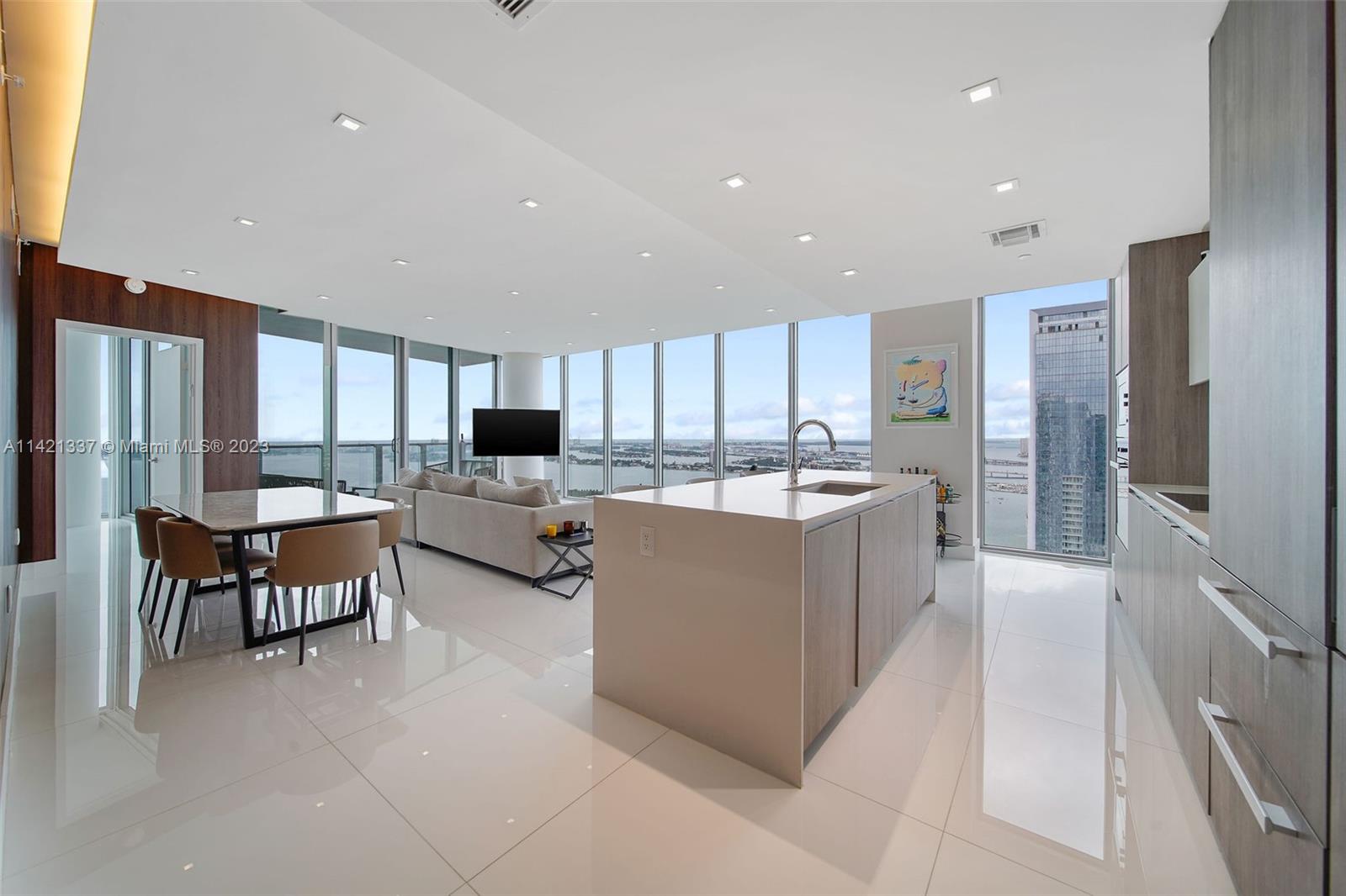 BISCAYNE BEACH CONDO - Residential