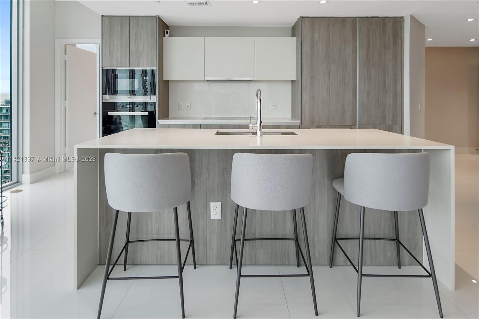 BISCAYNE BEACH CONDO - Residential