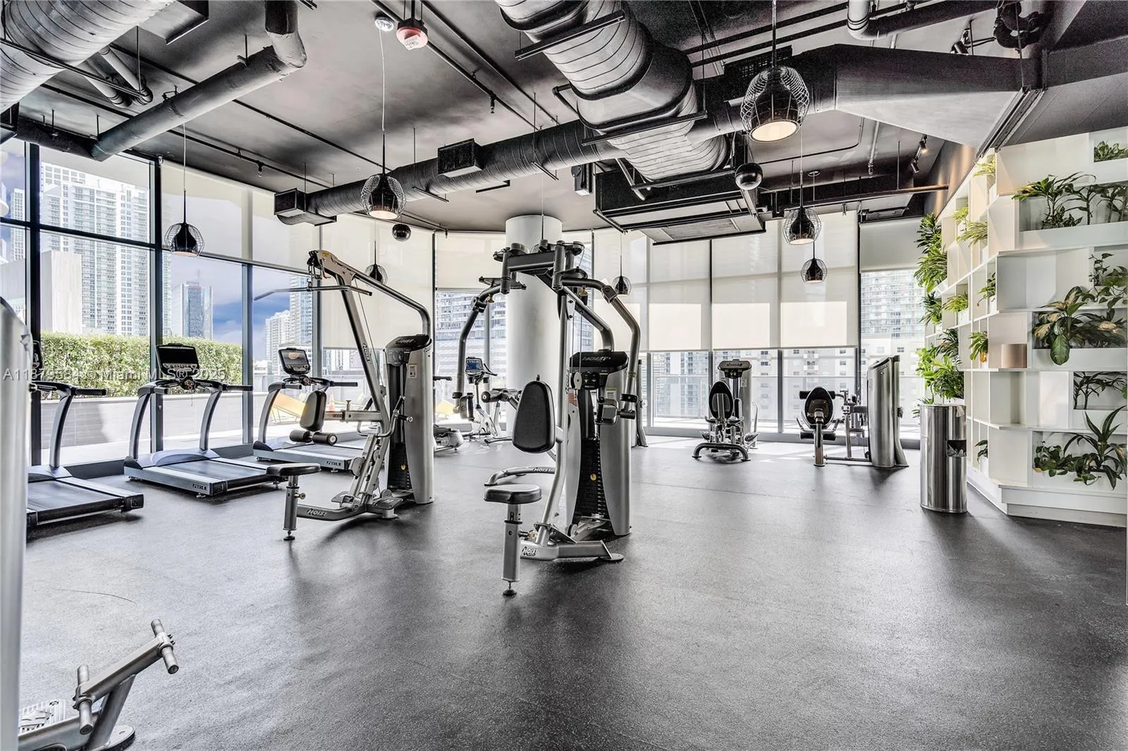 Miami, Florida 33130, United States, 2 Bedrooms Bedrooms, ,2 BathroomsBathrooms,Residential,Active,211092