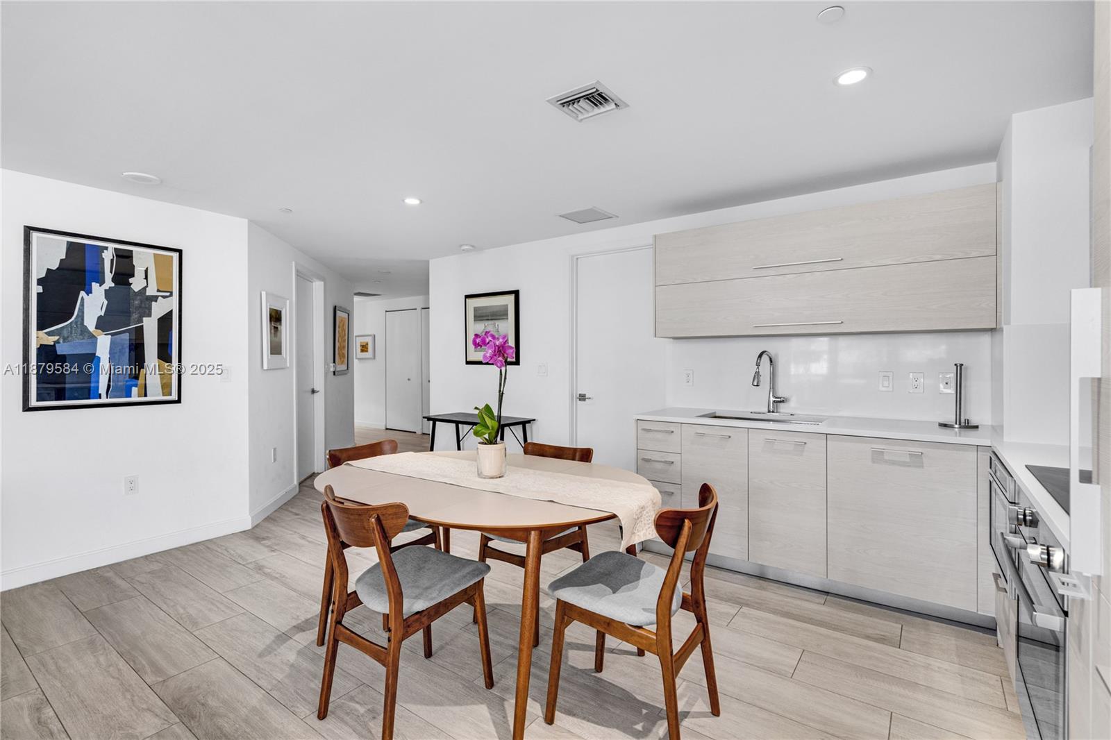 BRICKELL HEIGHTS EAST CON - Residential Lease