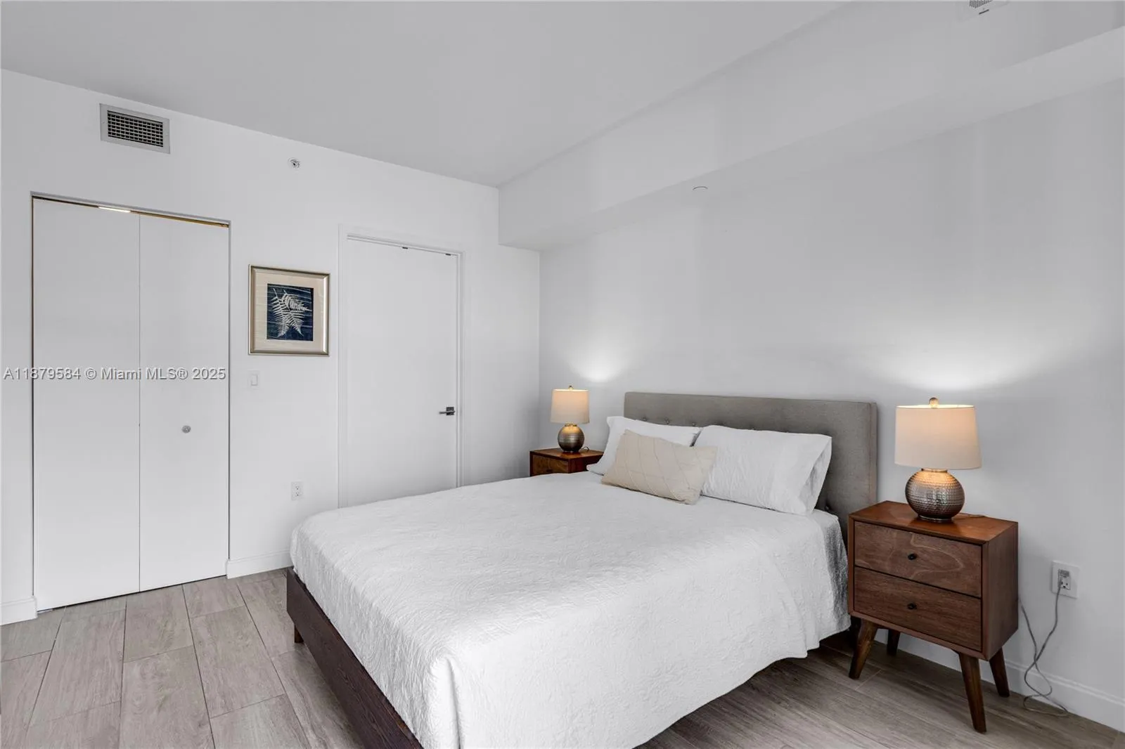 Miami, Florida 33130, United States, 2 Bedrooms Bedrooms, ,2 BathroomsBathrooms,Residential,Active,211092