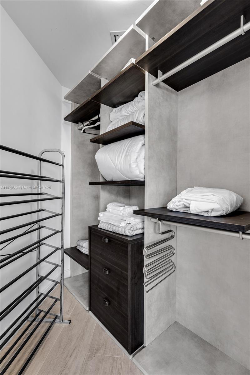 BRICKELL HEIGHTS EAST CON - Residential Lease