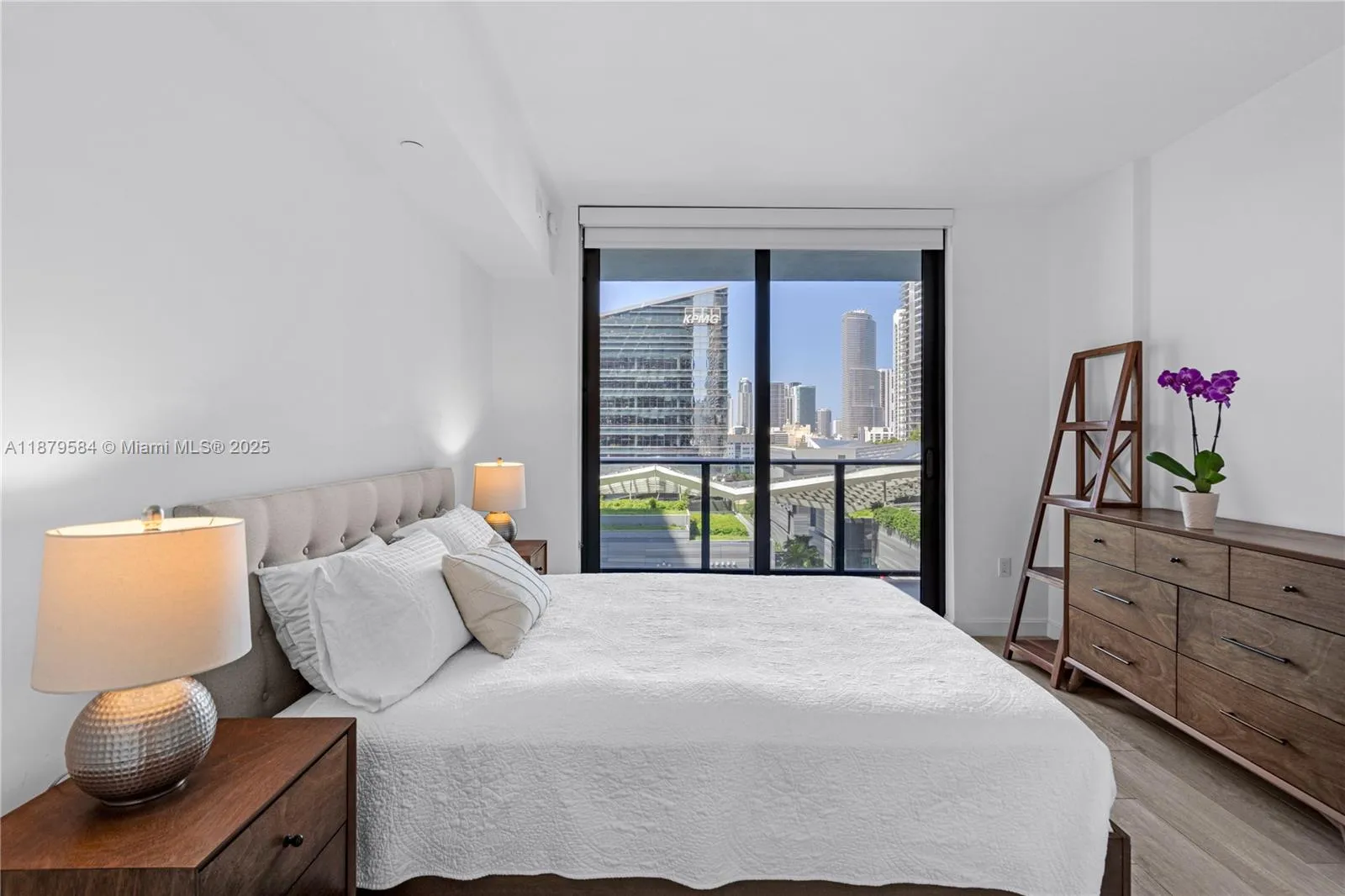 Miami, Florida 33130, United States, 2 Bedrooms Bedrooms, ,2 BathroomsBathrooms,Residential,Active,211092