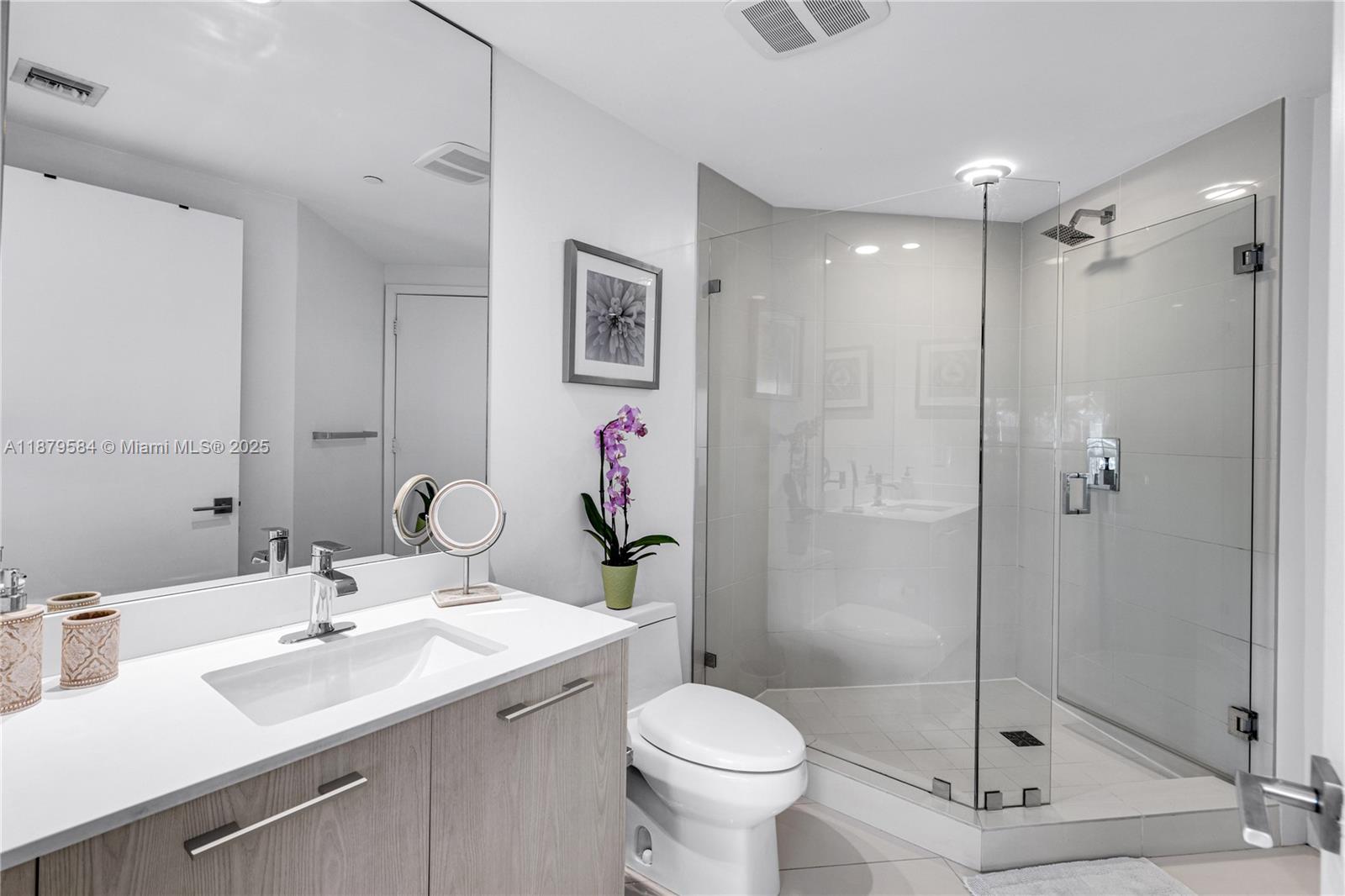 BRICKELL HEIGHTS EAST CON - Residential Lease