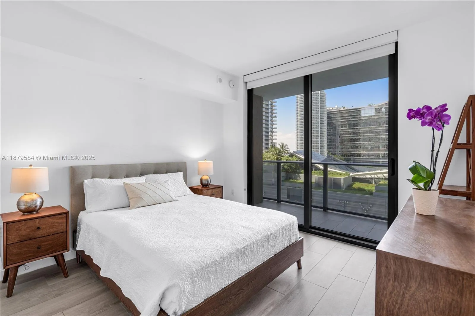 Miami, Florida 33130, United States, 2 Bedrooms Bedrooms, ,2 BathroomsBathrooms,Residential,Active,211092