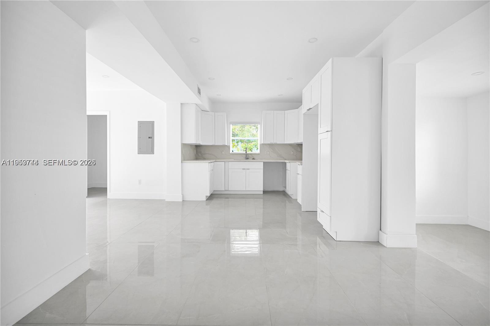 ELEANOR PARK - Residential