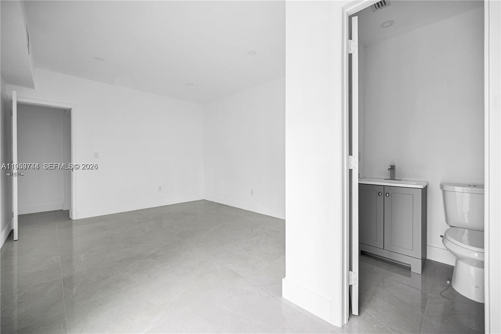 ELEANOR PARK - Residential