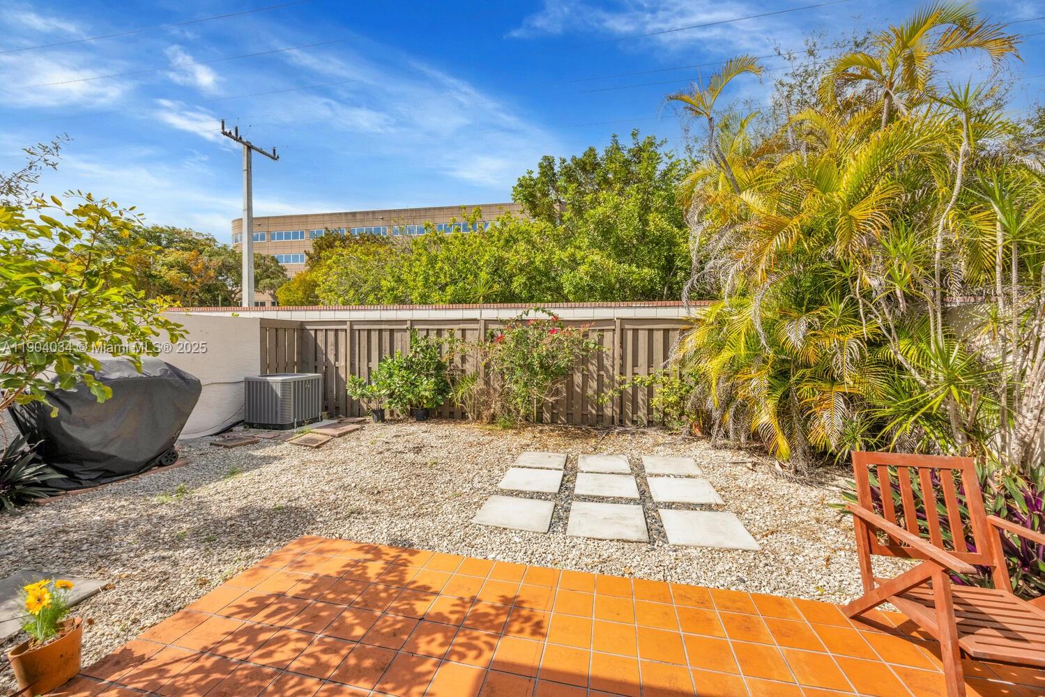 KINGS COURT WEST - Residential