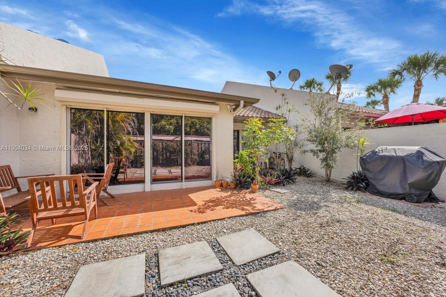 KINGS COURT WEST - Residential