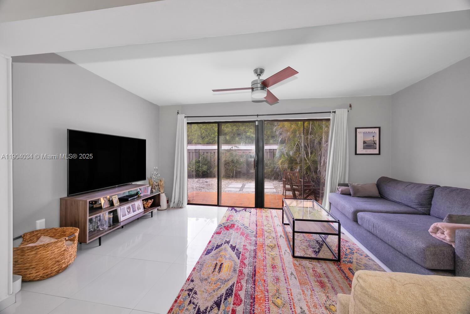 KINGS COURT WEST - Residential