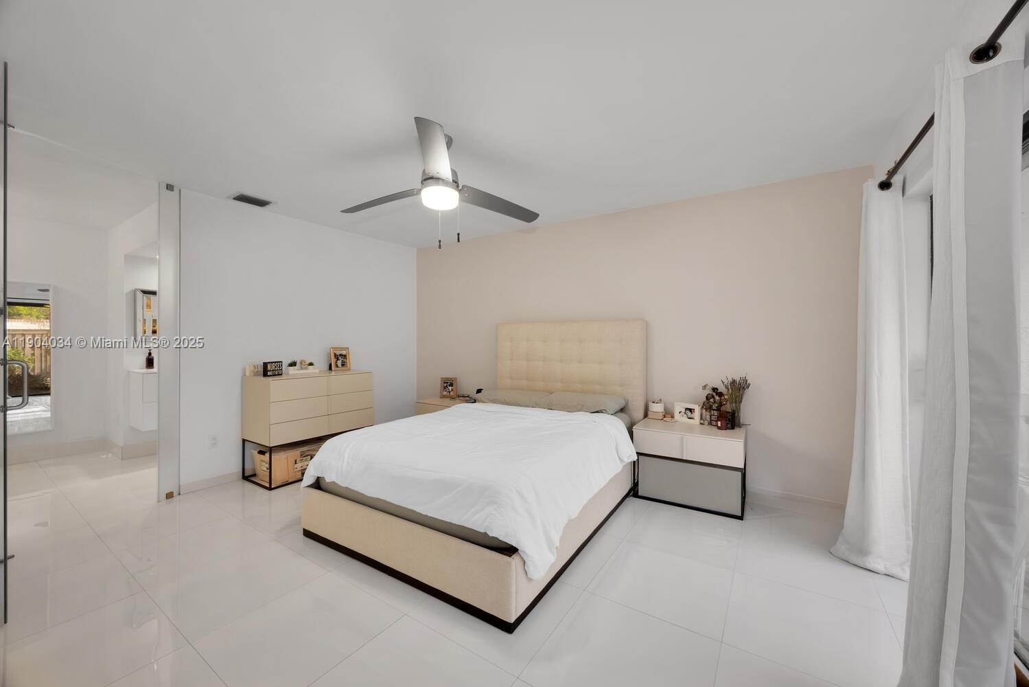 KINGS COURT WEST - Residential