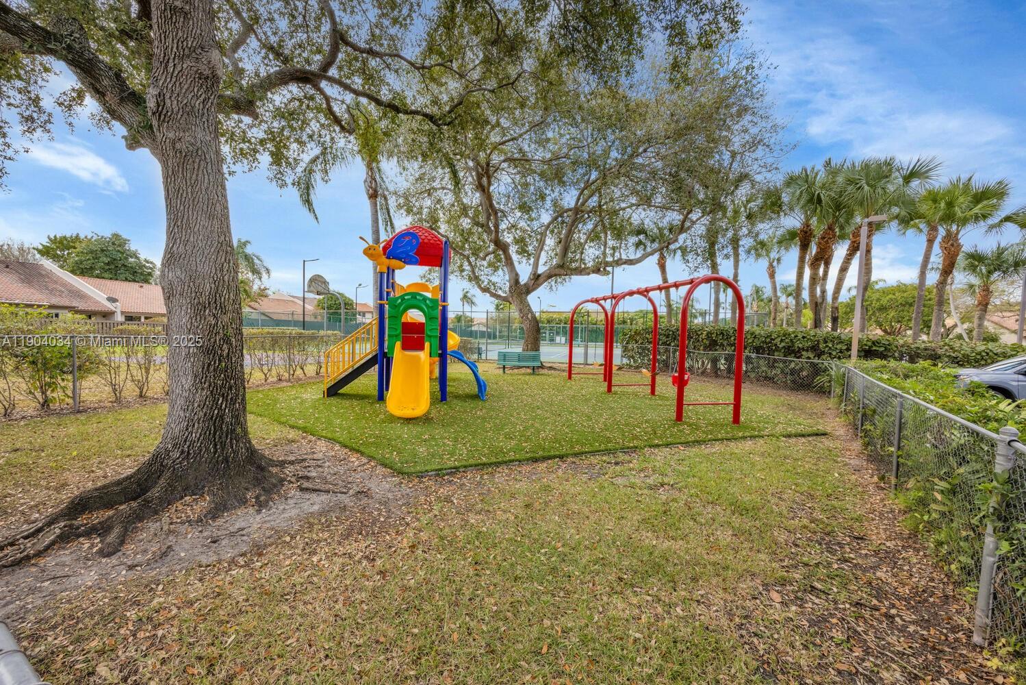 KINGS COURT WEST - Residential