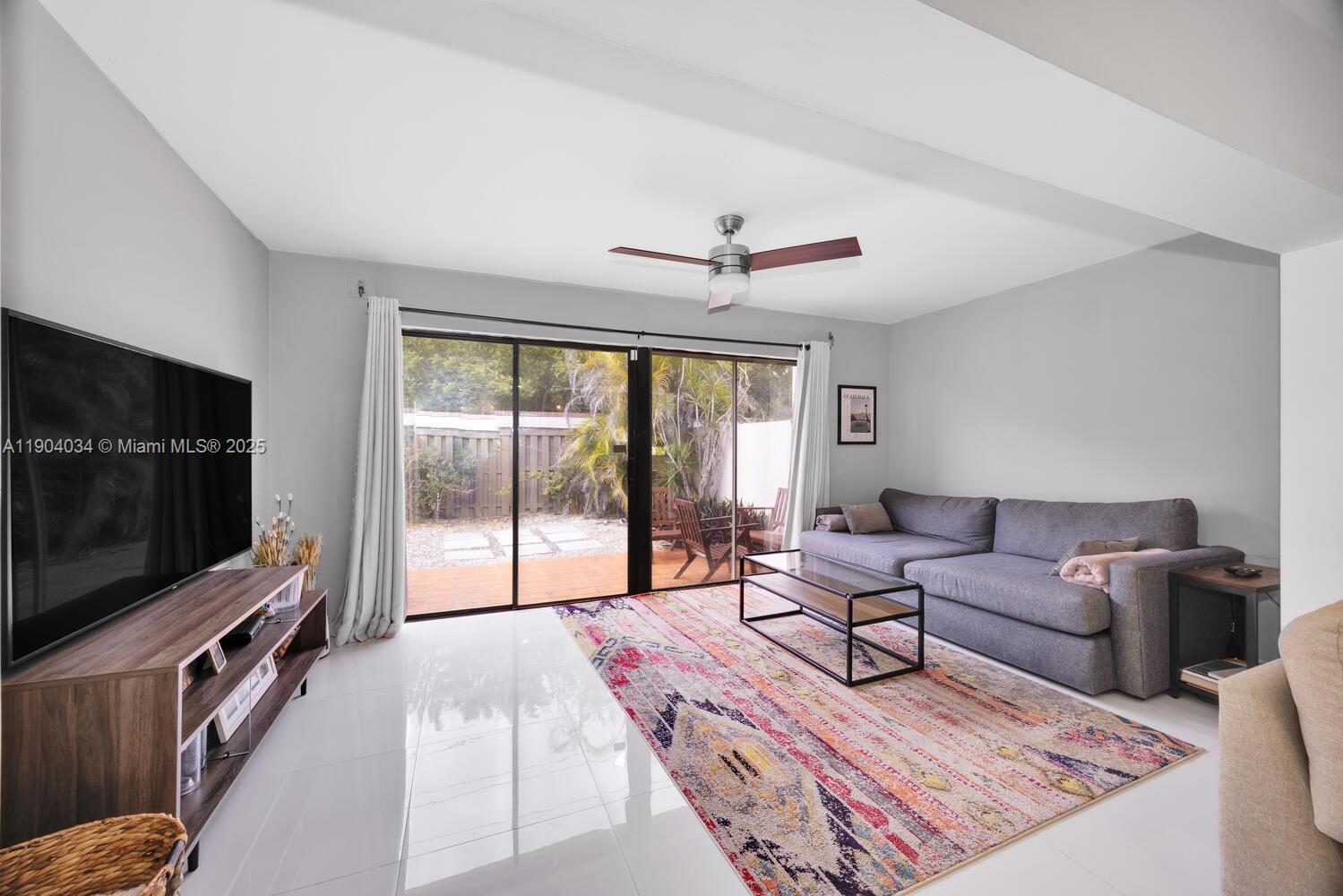 KINGS COURT WEST - Residential