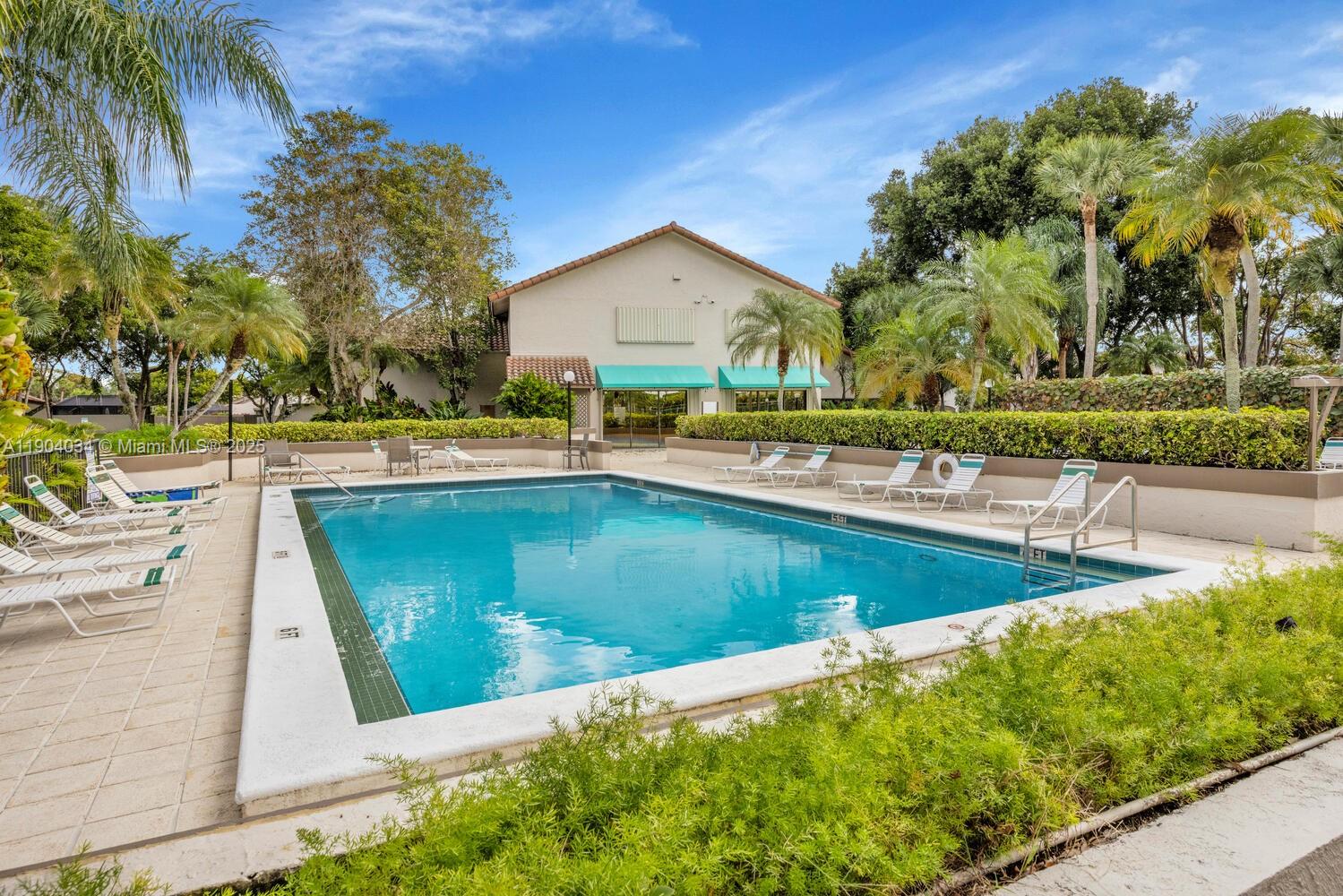 KINGS COURT WEST - Residential