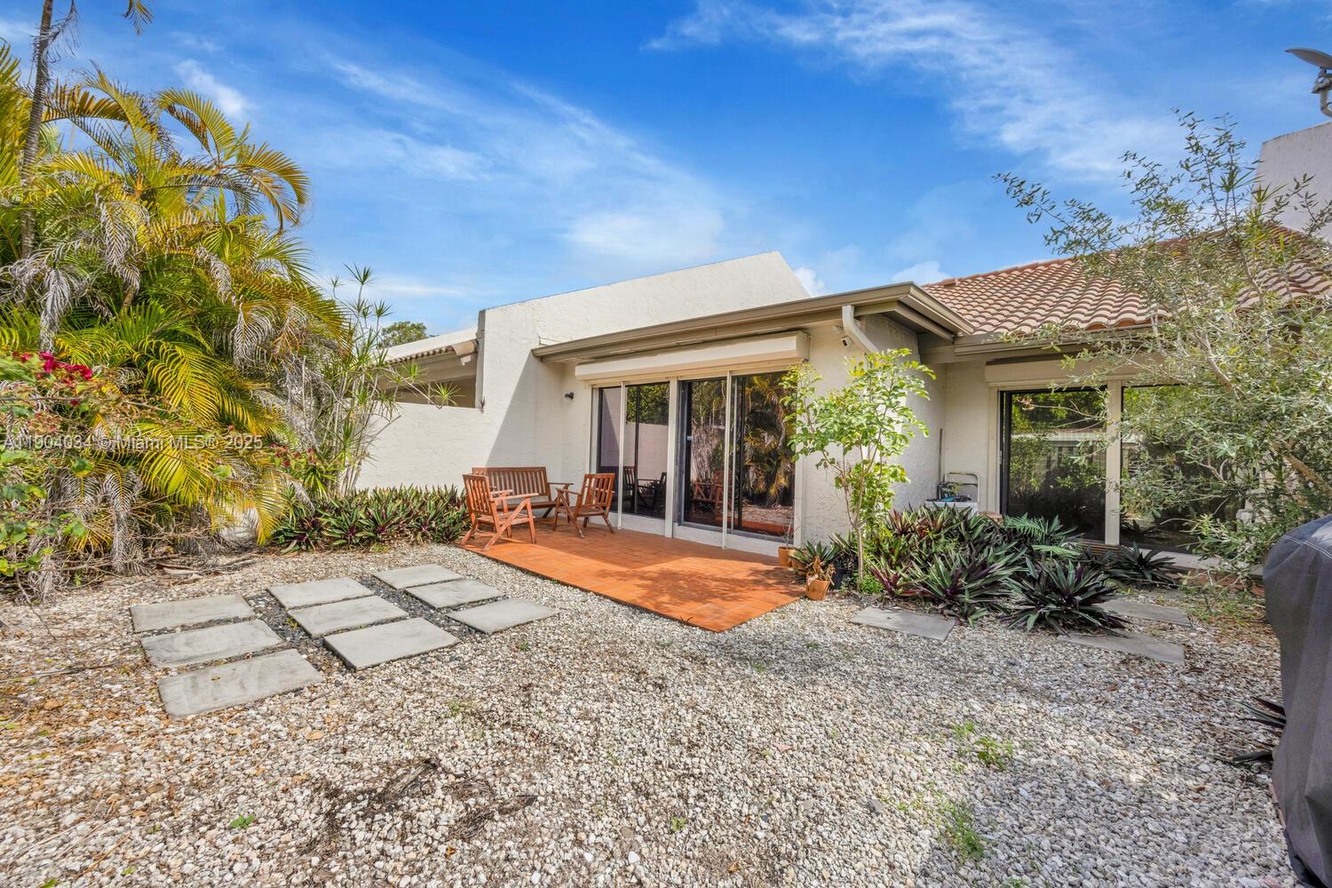 KINGS COURT WEST - Residential