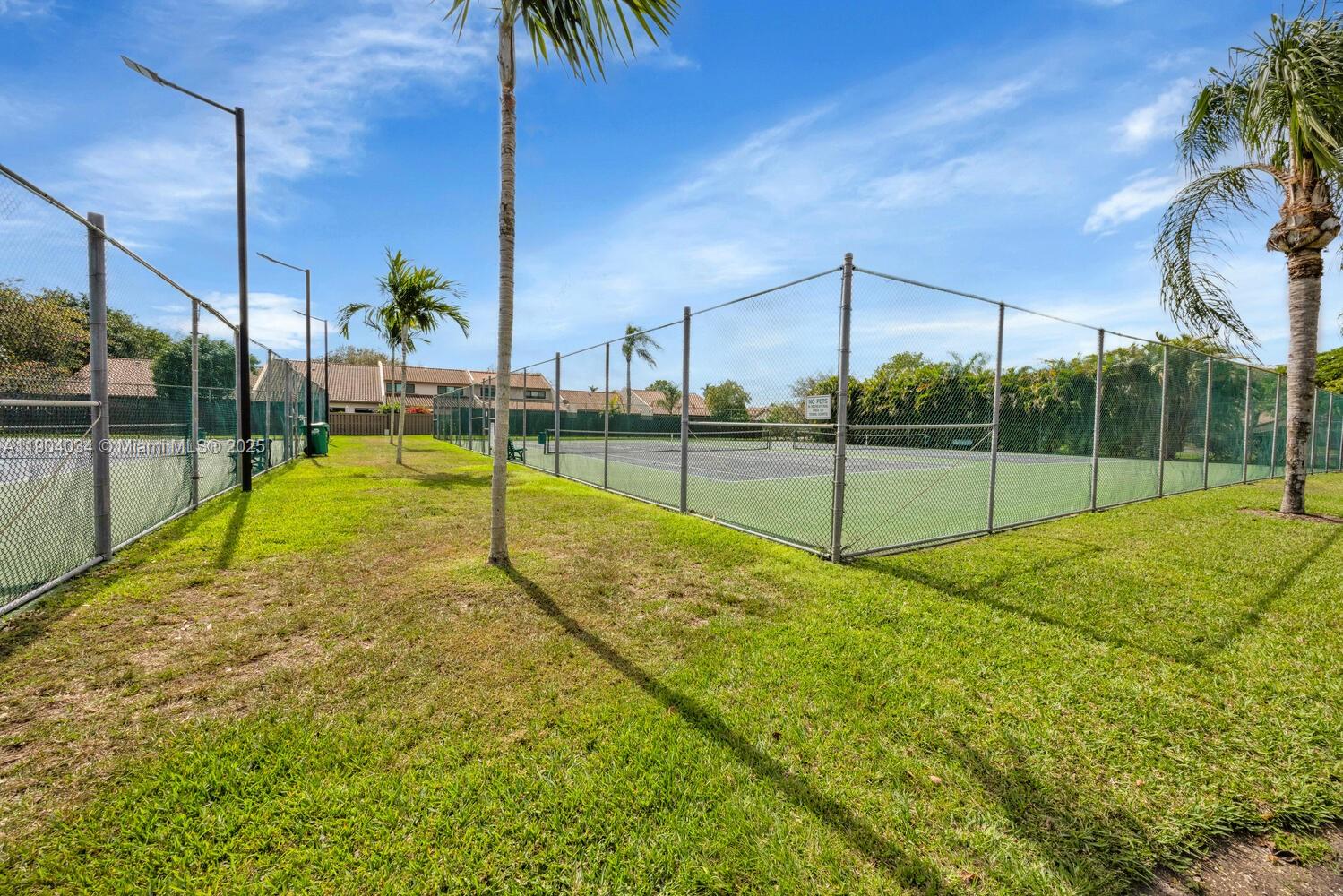 KINGS COURT WEST - Residential