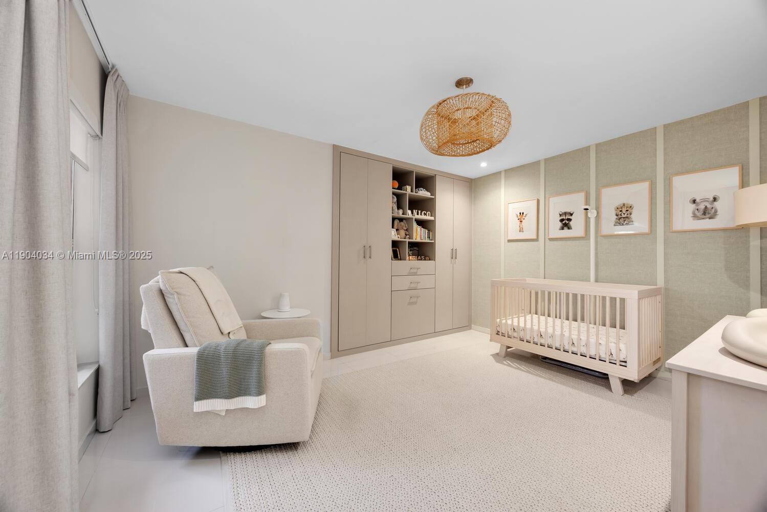 KINGS COURT WEST - Residential