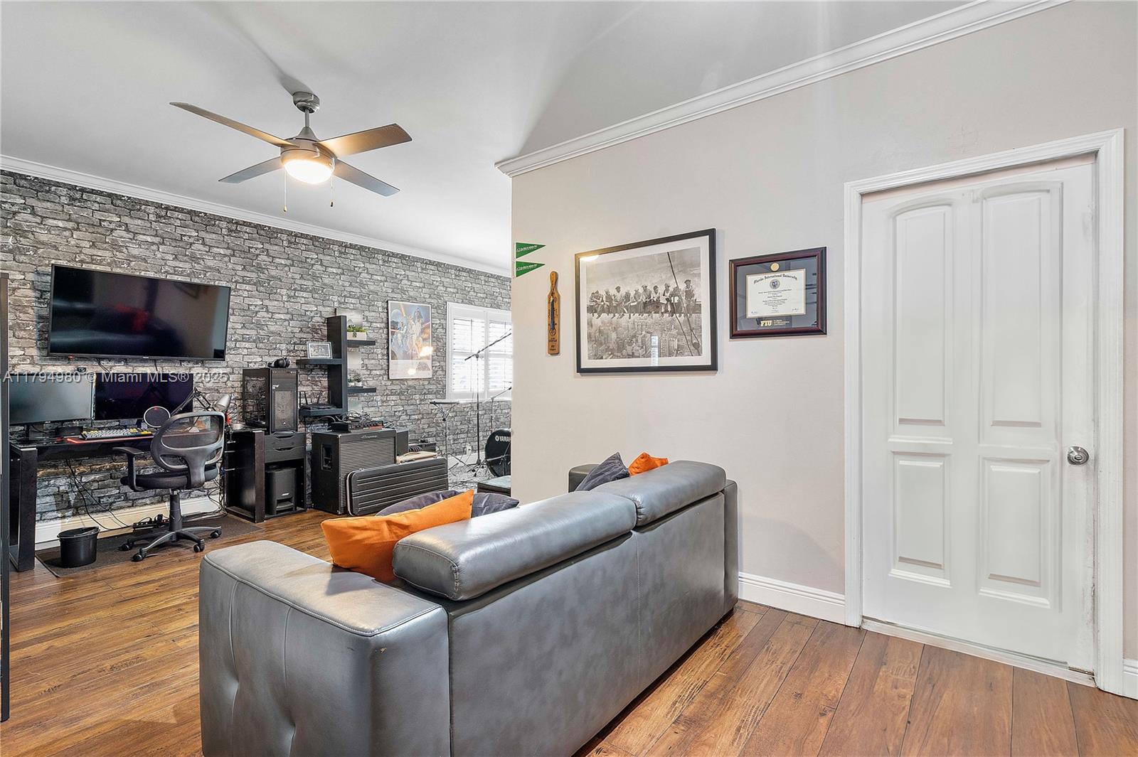 CHAPEL TRAIL REPLAT - Residential