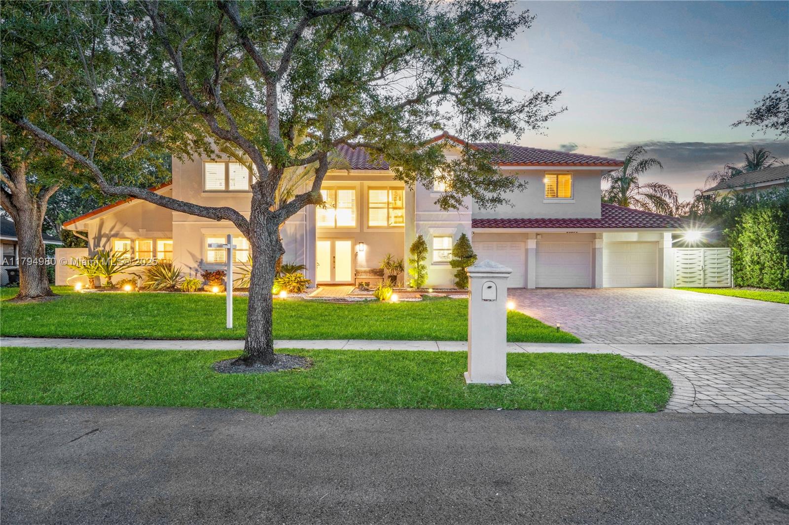 20230 Nw 7th St, Pembroke Pines, Miami-Dade County, Florida - 5 Bedrooms  
3 Bathrooms - 