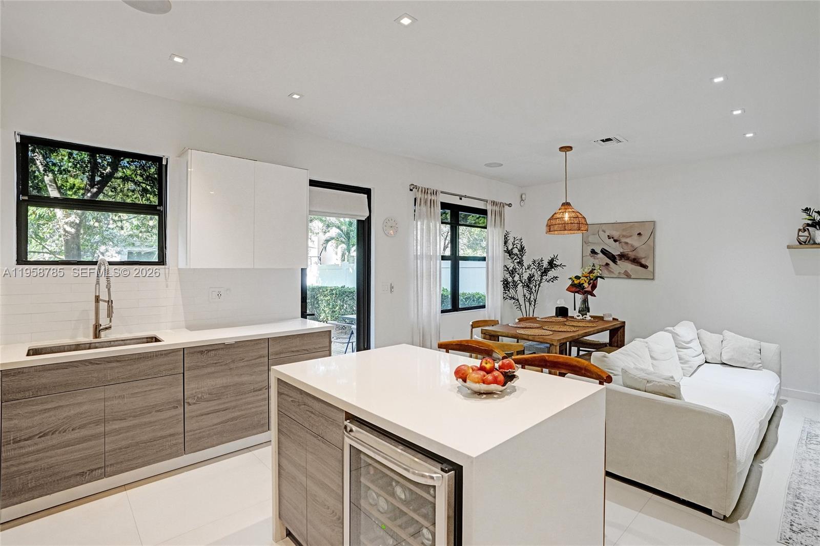 CHAMPION LAKES - Residential Lease