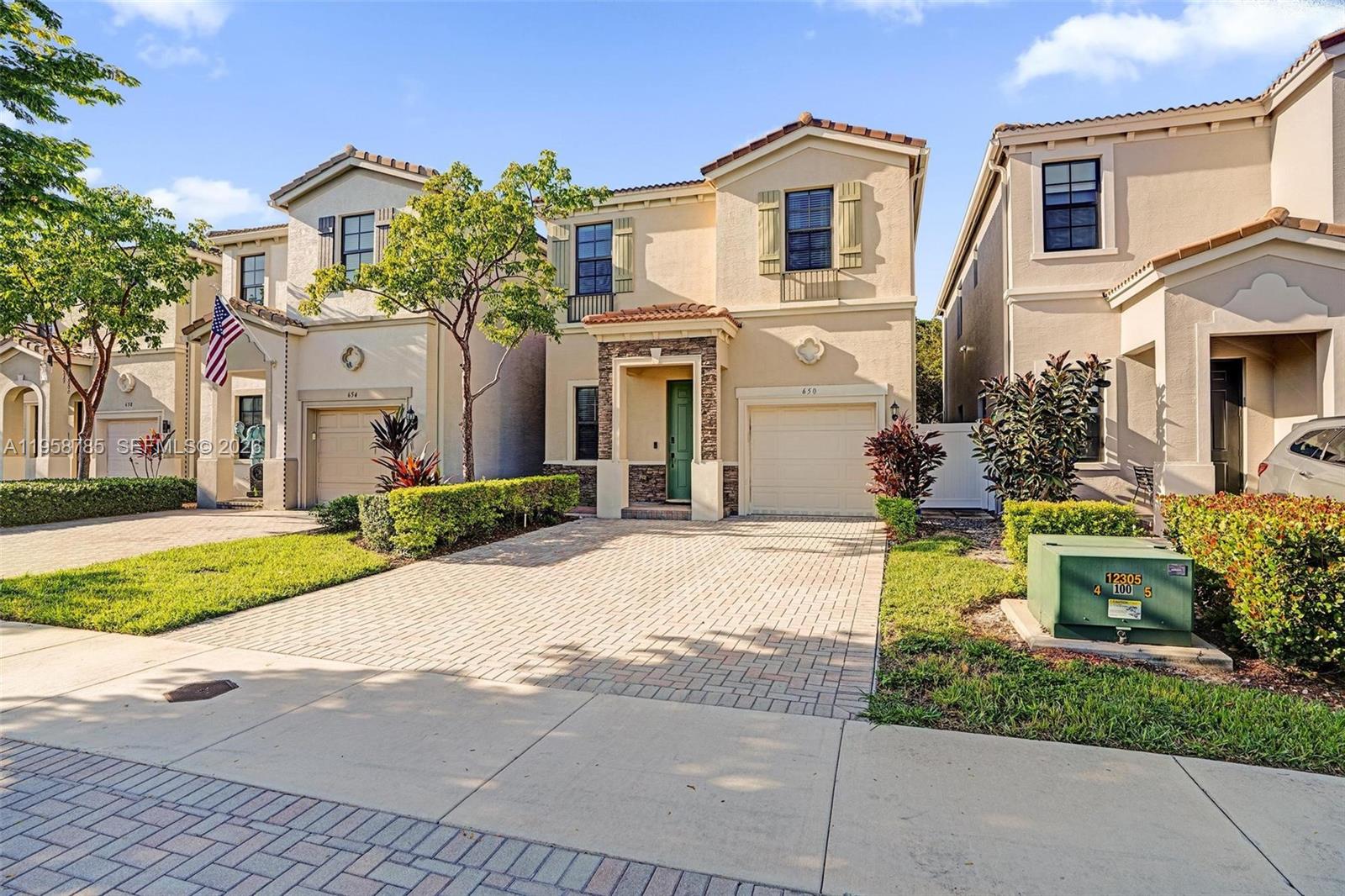 CHAMPION LAKES - Residential Lease