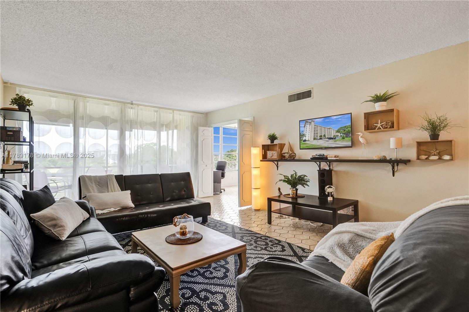 NO 20 PALM-AIRE COUNTRY C - Residential