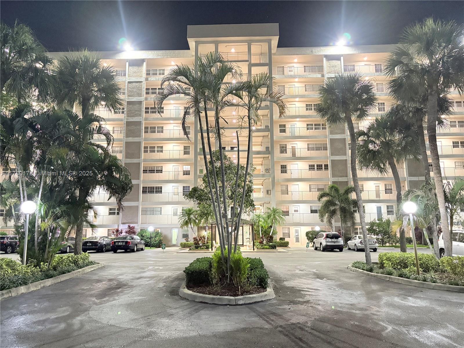 2671 S Course Dr 409, Pompano Beach, Broward County, Florida - 2 Bedrooms  
2 Bathrooms - 