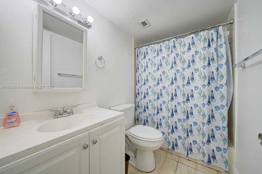 498 NW 165th St Rd D-206