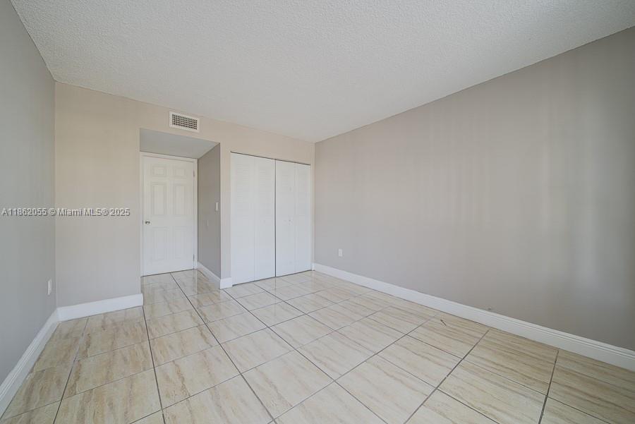 498 NW 165th St Rd D-206