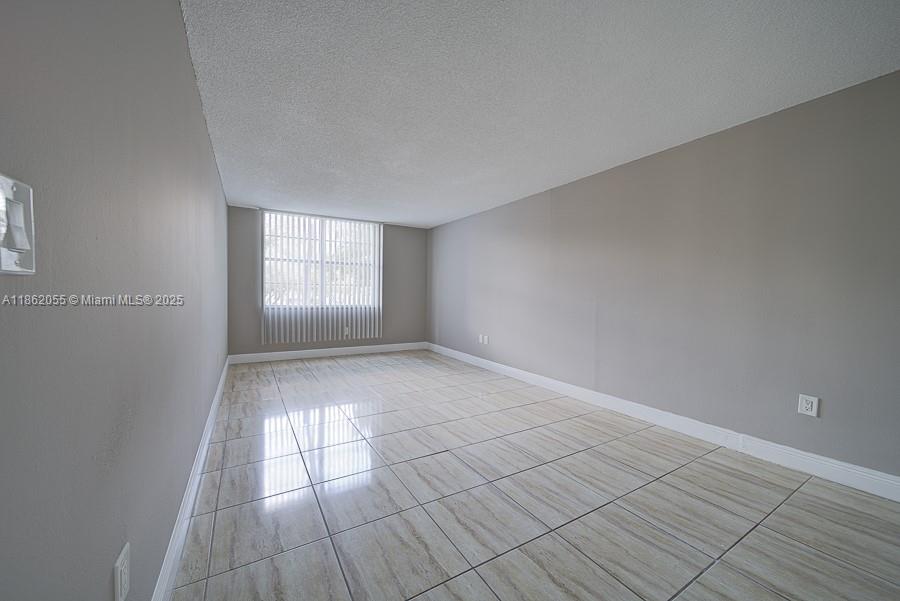 498 NW 165th St Rd D-206