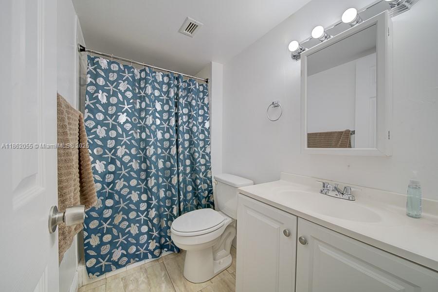498 NW 165th St Rd D-206
