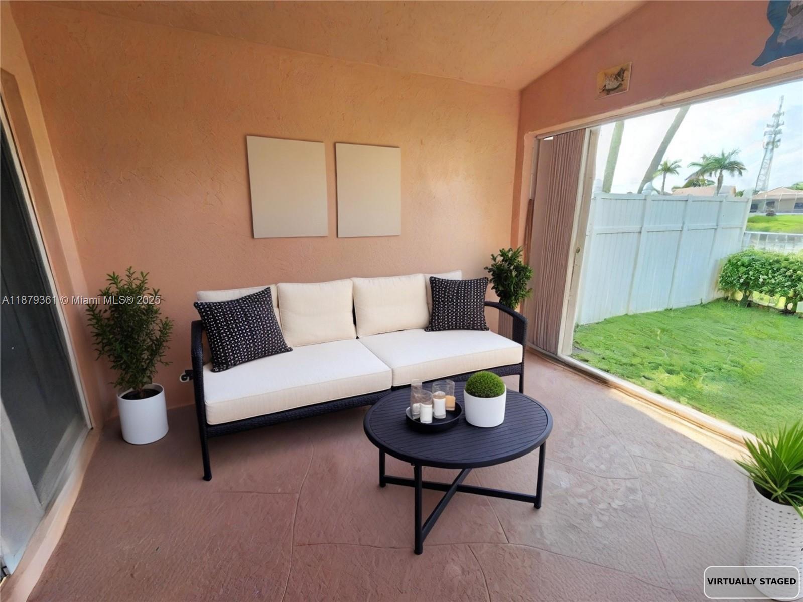 HAMPTON LAKES - Residential