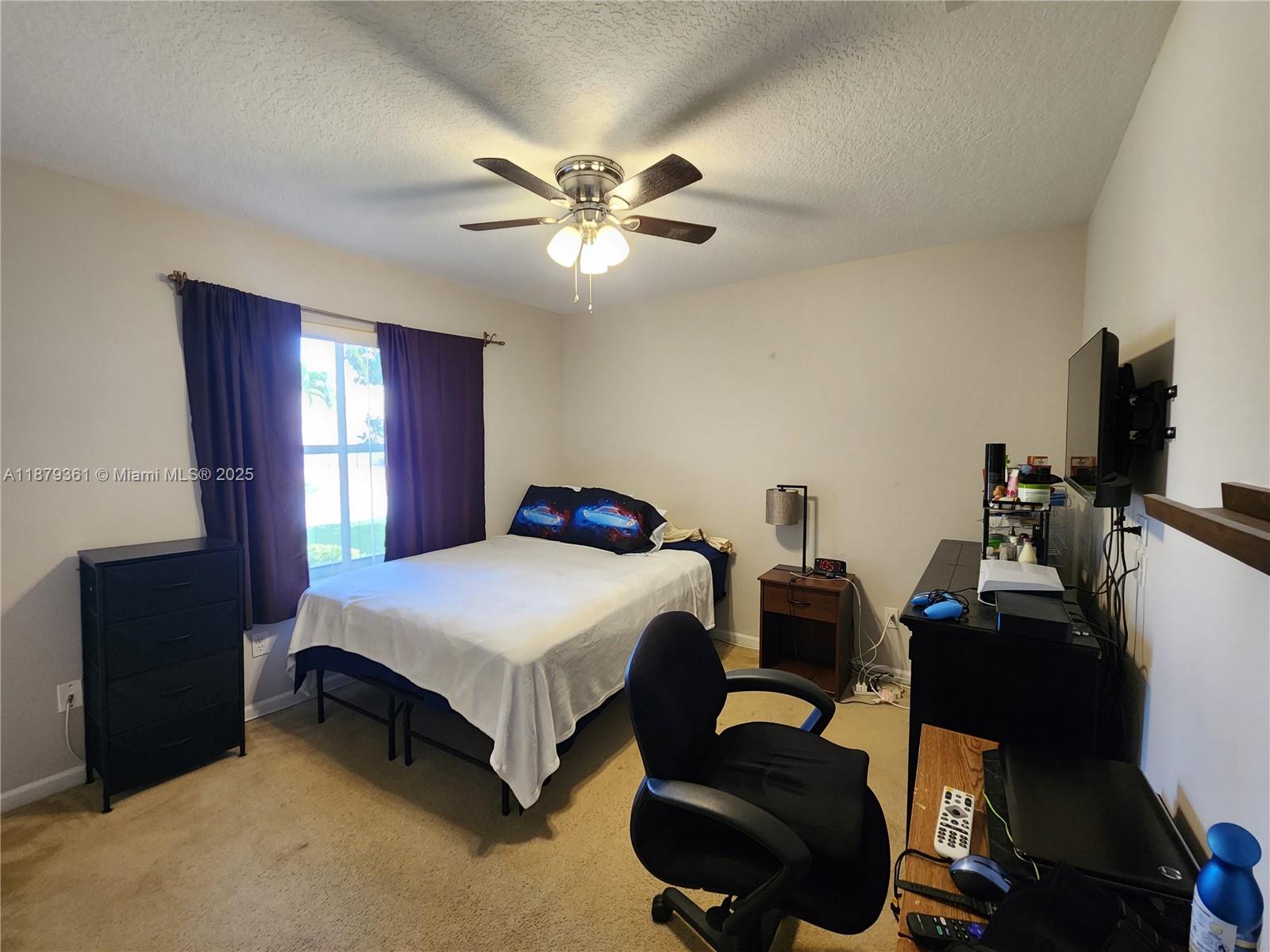 HAMPTON LAKES - Residential