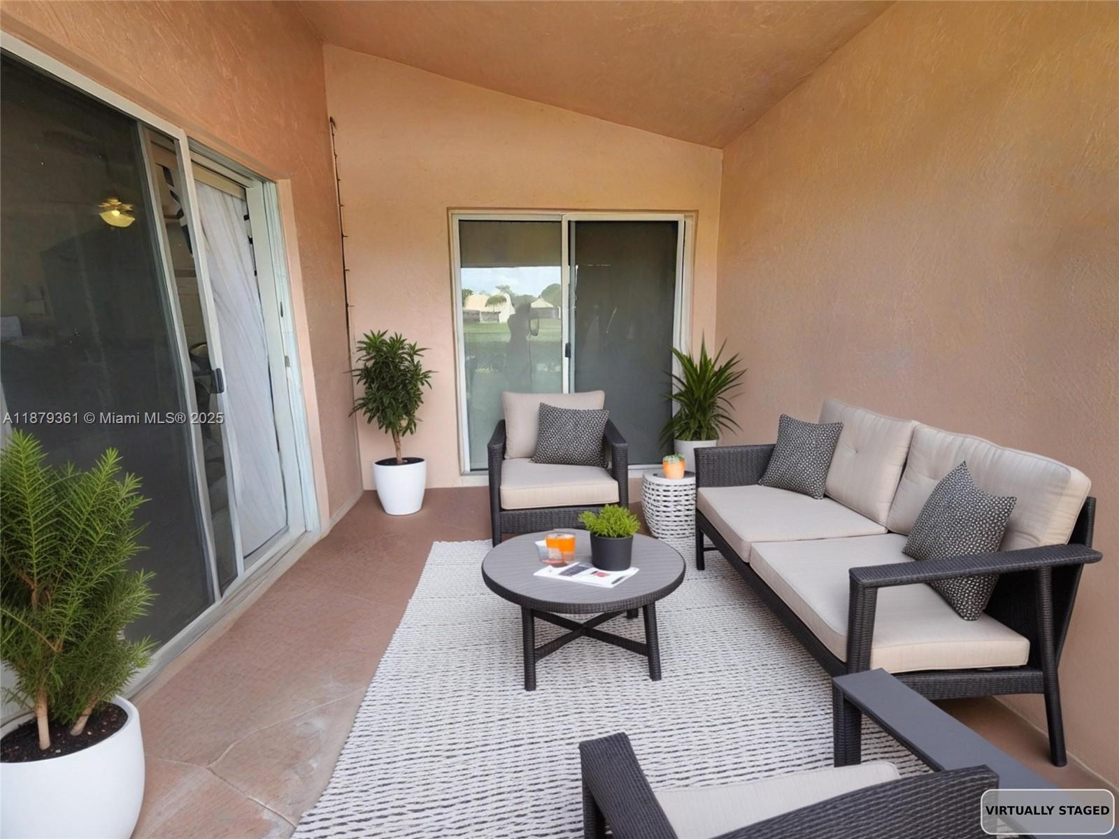 HAMPTON LAKES - Residential