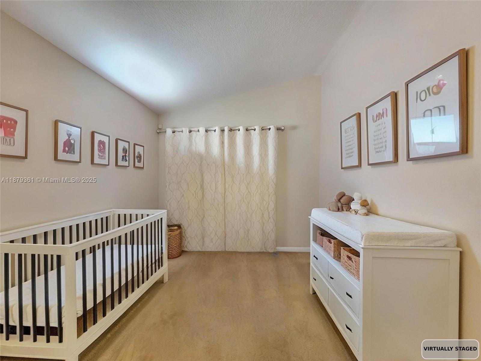 HAMPTON LAKES - Residential