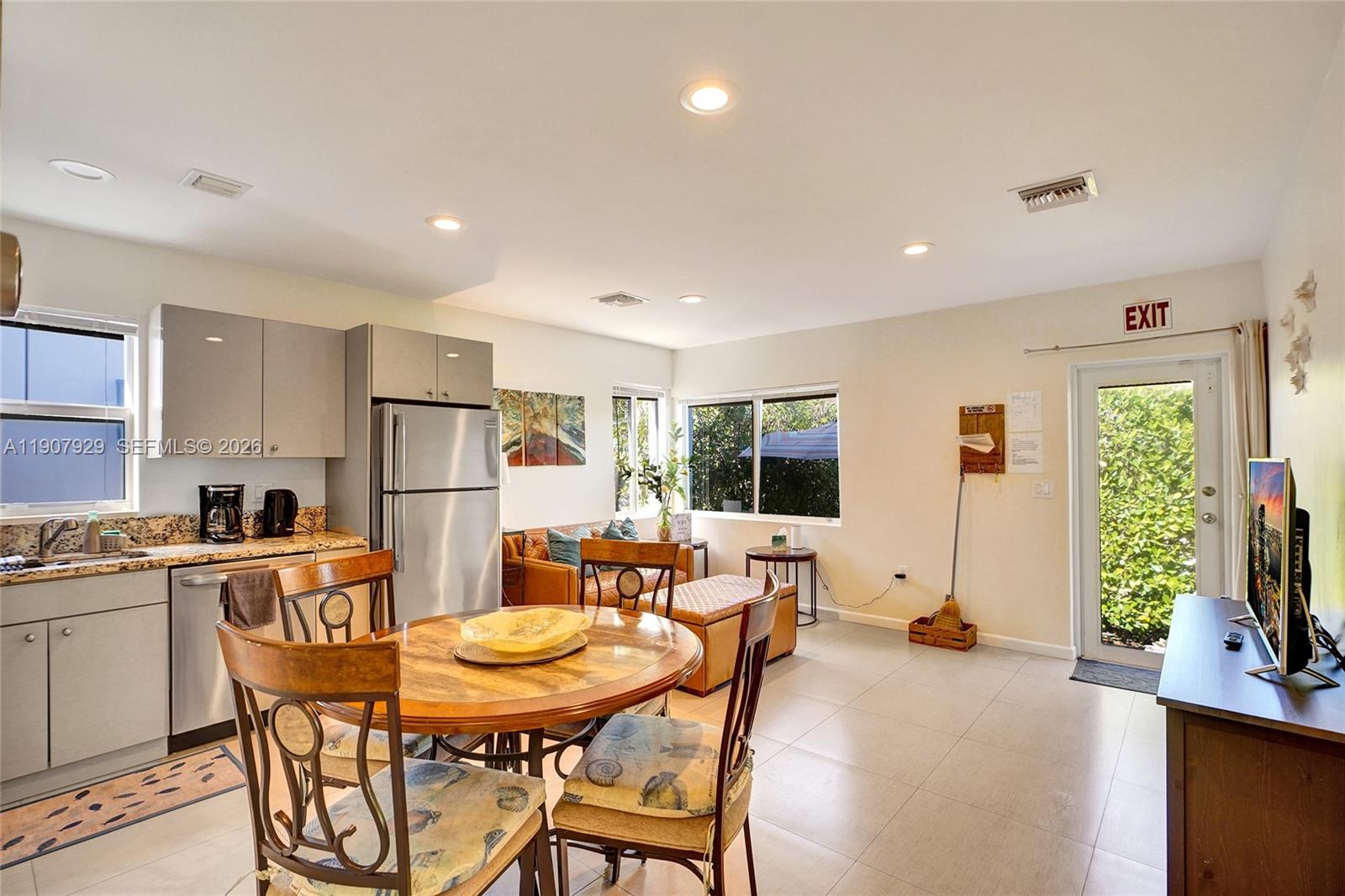 HOLLYWOOD BEACH FIRST ADD - Residential Income