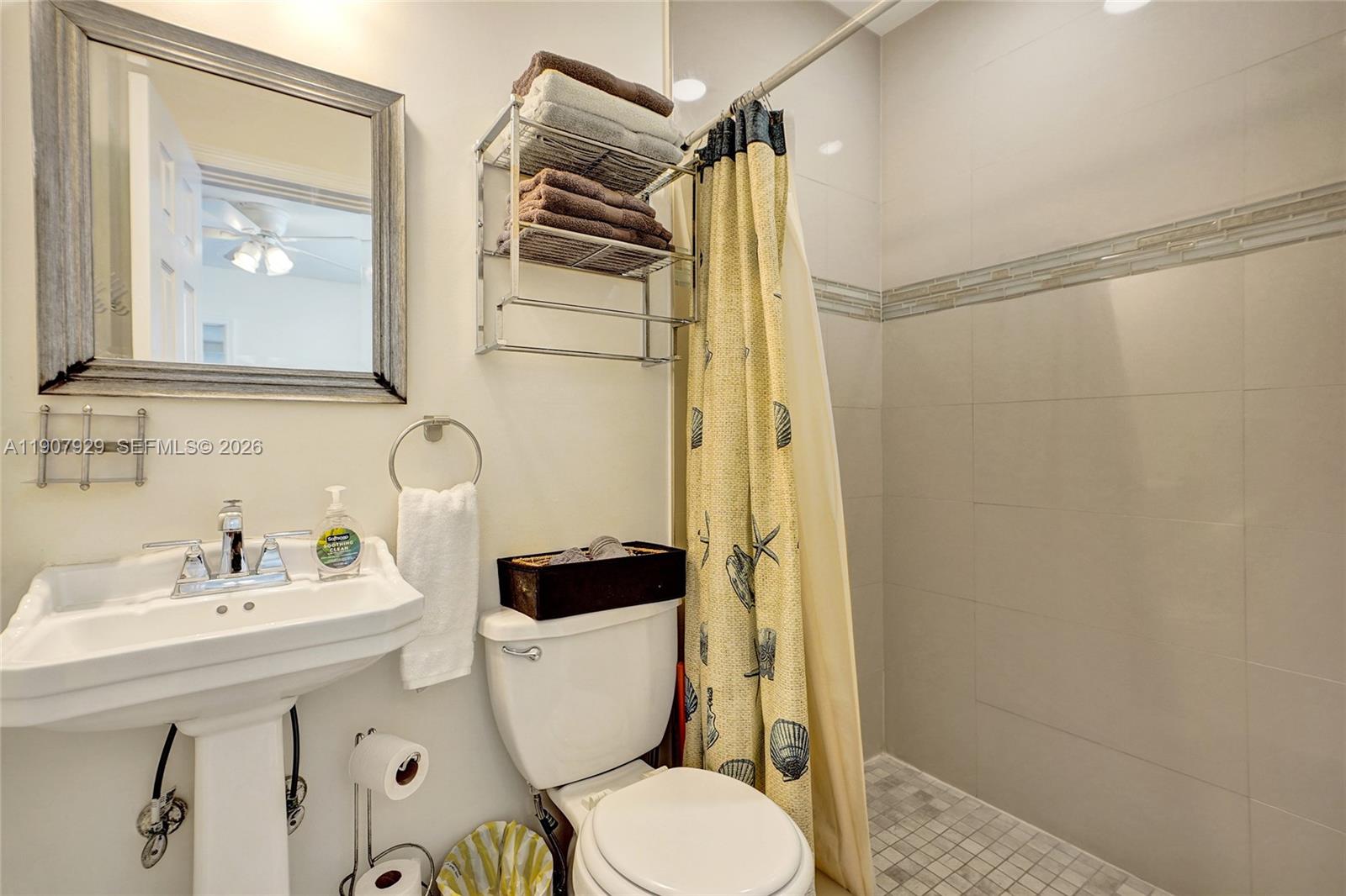 HOLLYWOOD BEACH FIRST ADD - Residential Income