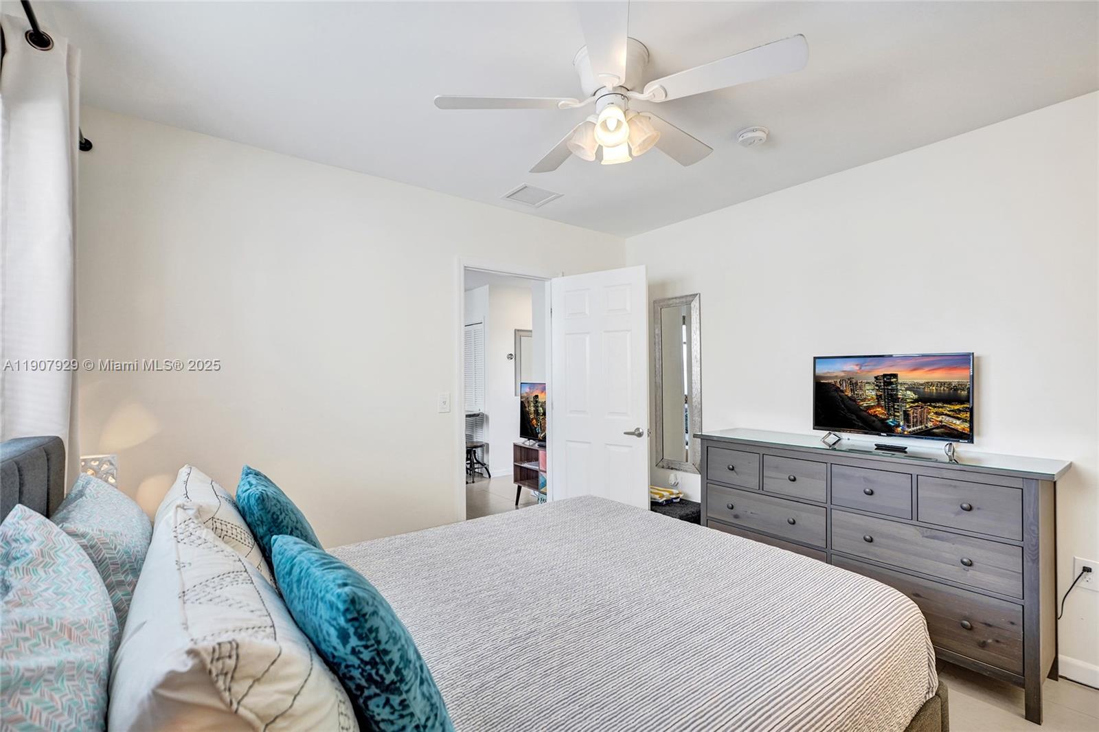 HOLLYWOOD BEACH FIRST ADD - Residential Income