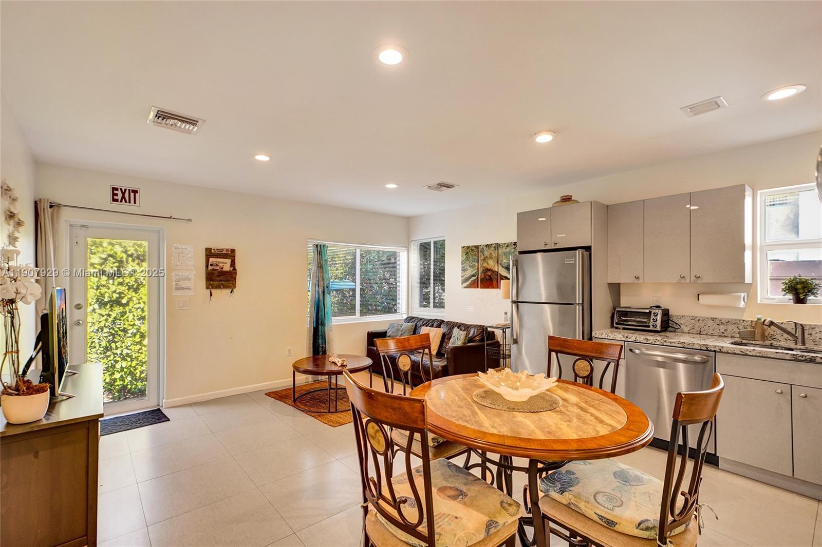 HOLLYWOOD BEACH FIRST ADD - Residential Income