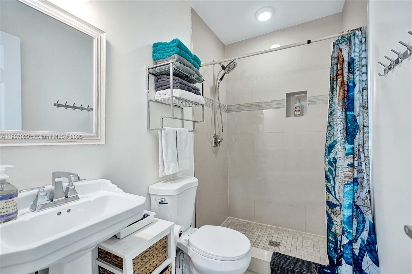 HOLLYWOOD BEACH FIRST ADD - Residential Income