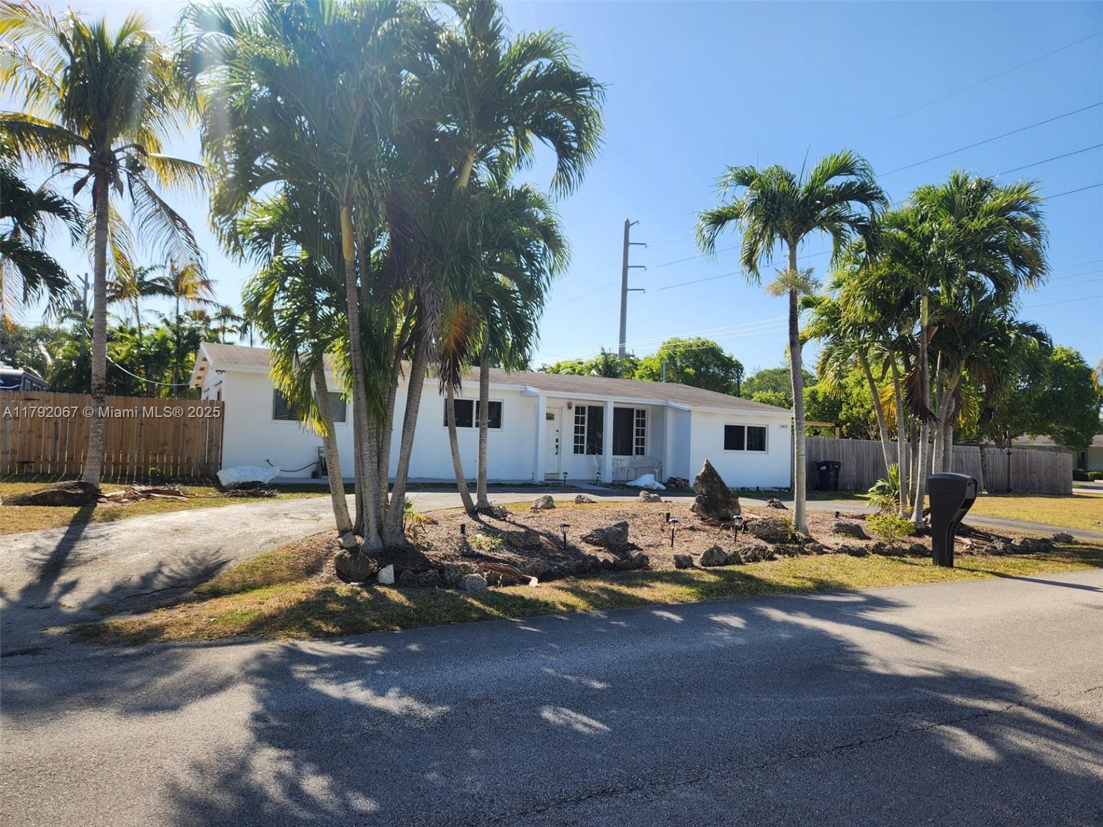 14400 Sw 98th Ave 14400, Miami, Broward County, Florida - 3 Bedrooms  
2 Bathrooms - 