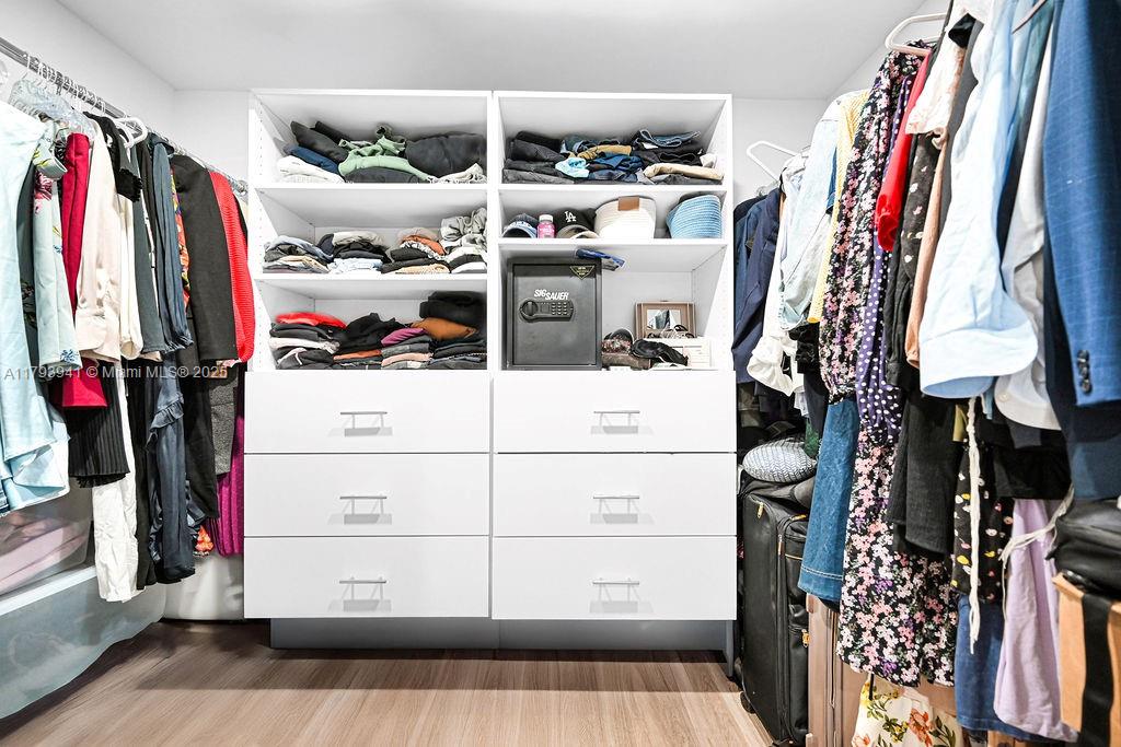 EMERALD GREEN SECTION THR - Residential