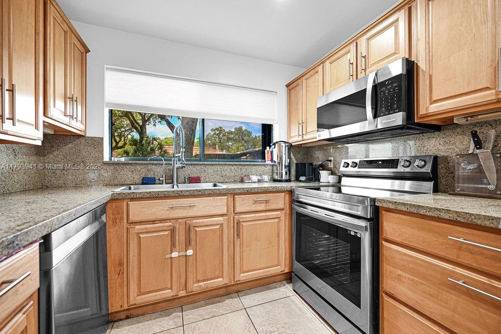 EMERALD GREEN SECTION THR - Residential