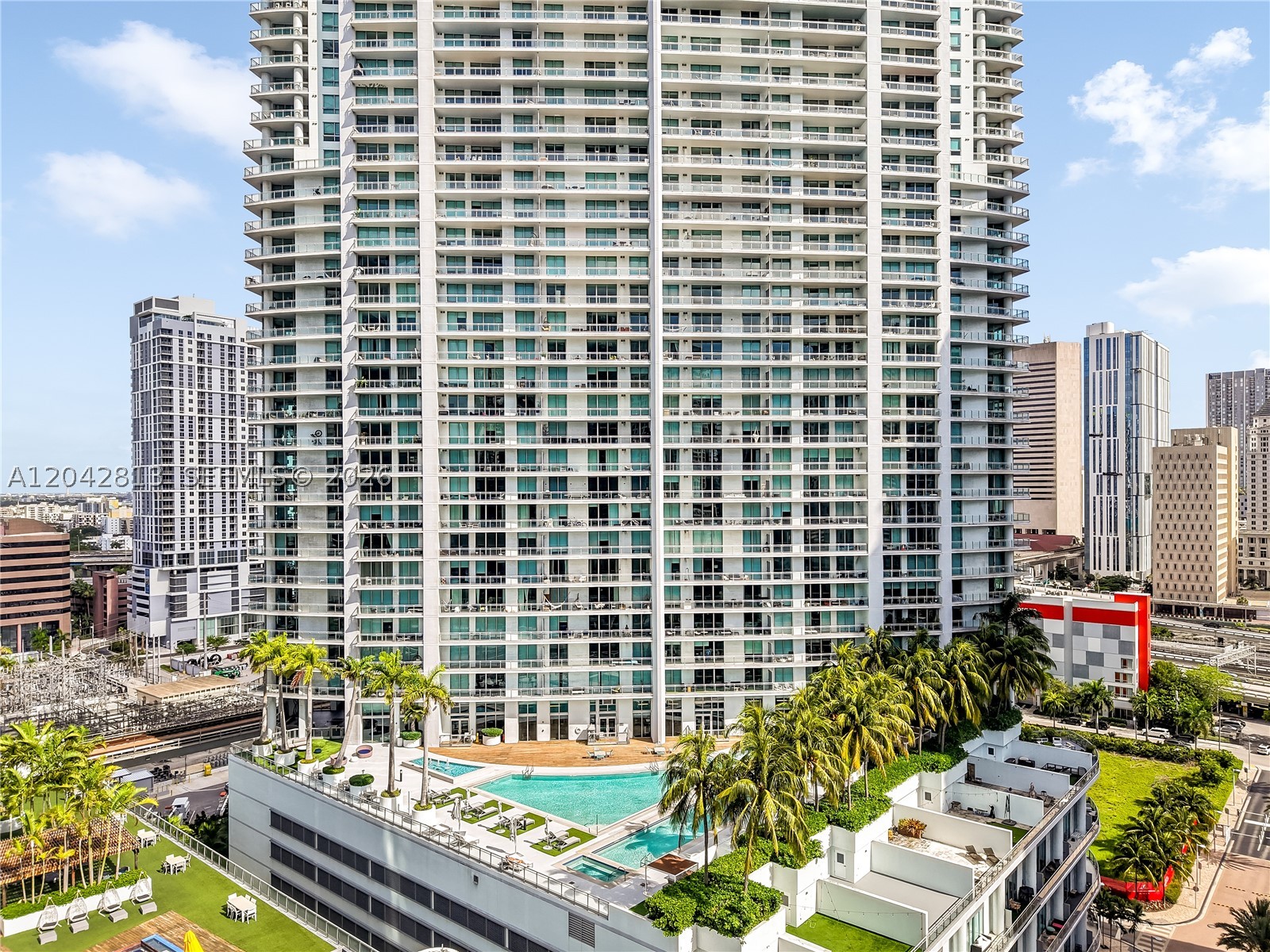 90 SW 3rd St 3003